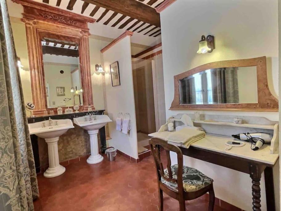 Chez Lydia - Osez La Vie De Chateau ! Pont Du Gard, Uzes 레물링 외부 사진